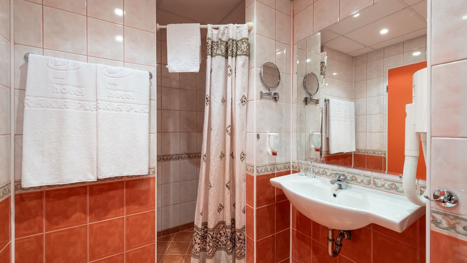 rooms-double-room