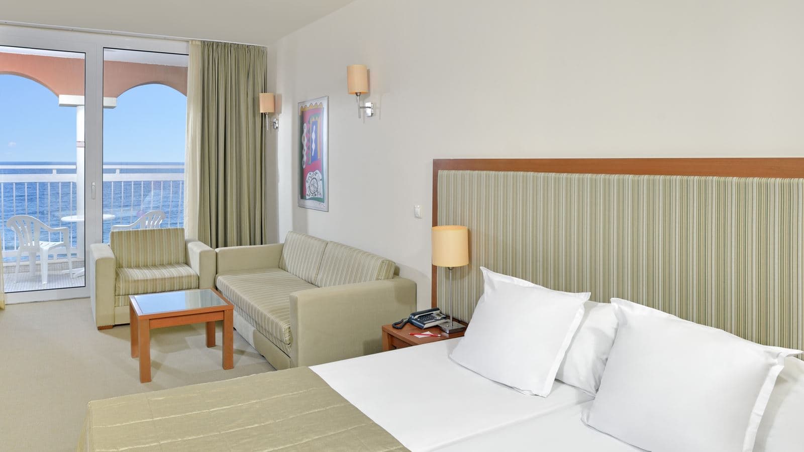 rooms-family-suite-sea-view