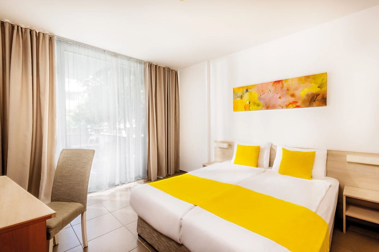 rooms-family-room