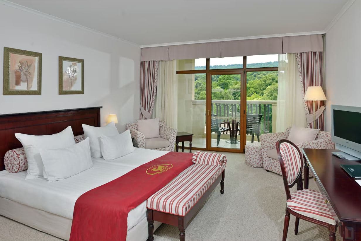 rooms-family-room