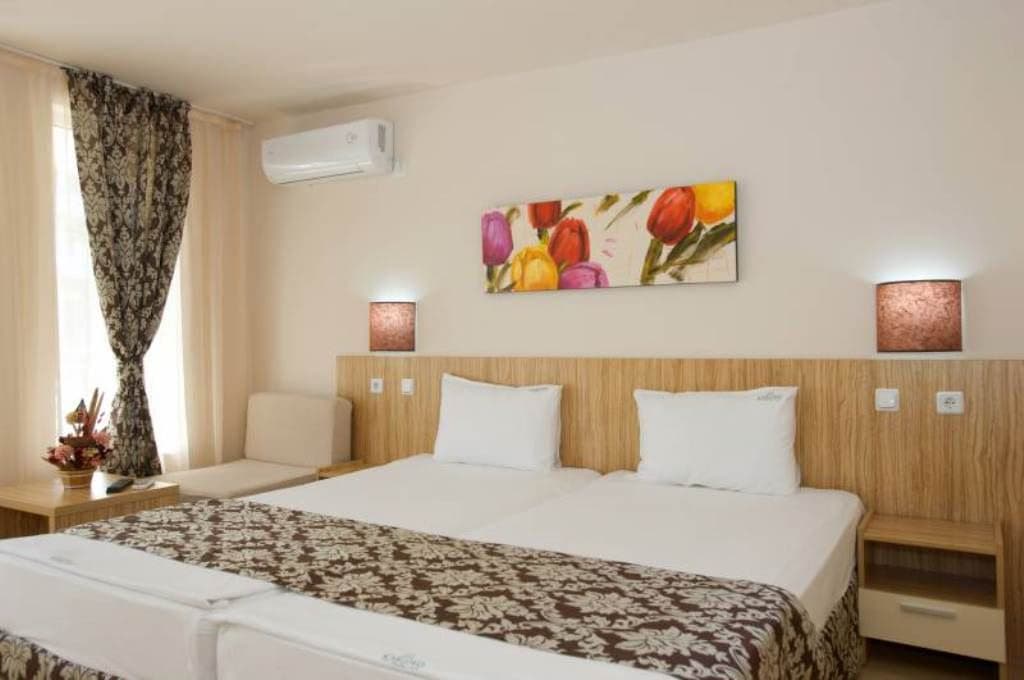 rooms-double-standard-room-balcony