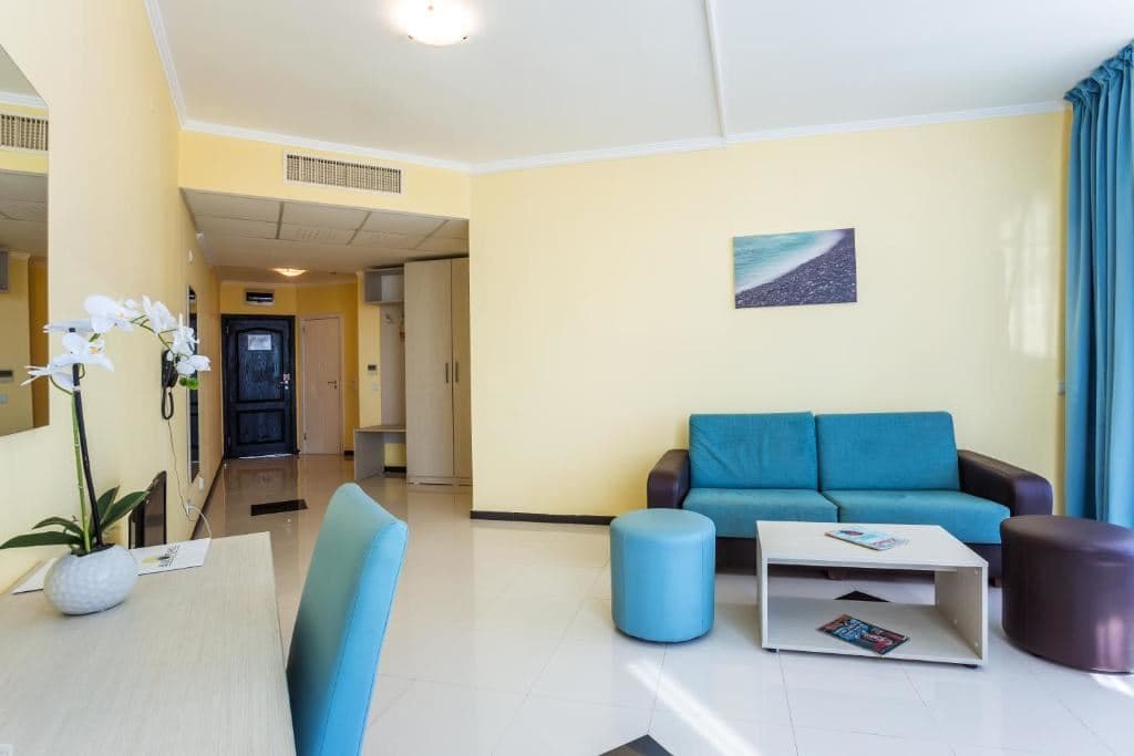 rooms-one-bedroom-apartment-sea-view