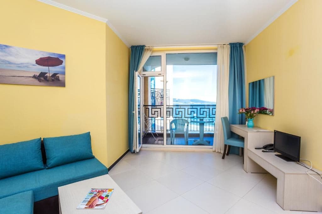 rooms-one-bedroom-apartment-sea-view