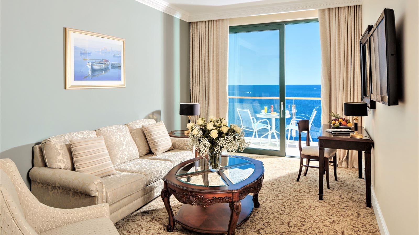 rooms-executive-suite-seaview-balcony