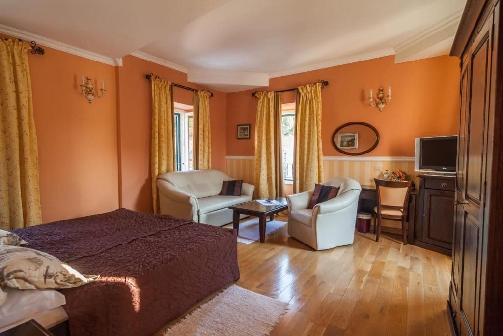 rooms-single-wchild-deluxe-room