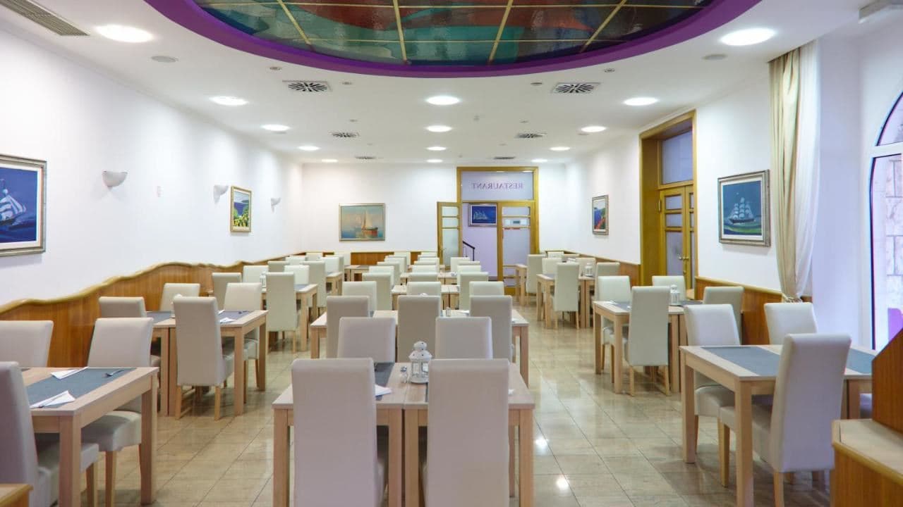 restaurants-restaurants