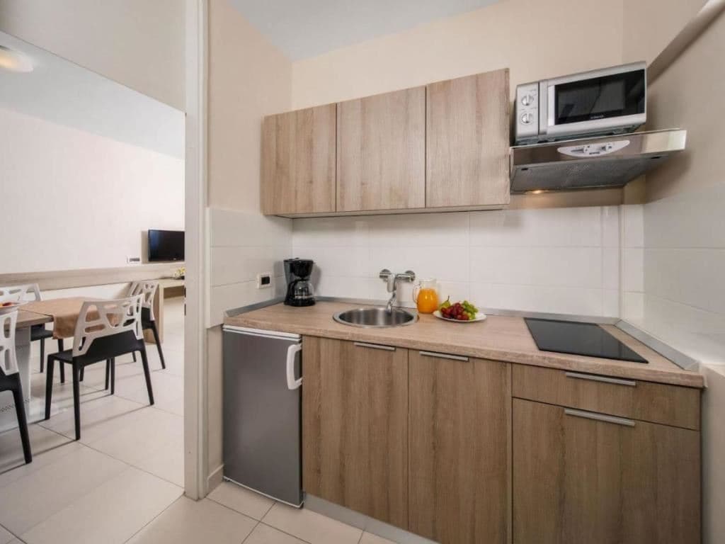 rooms-1-bedroom-superior-apartment-balcony