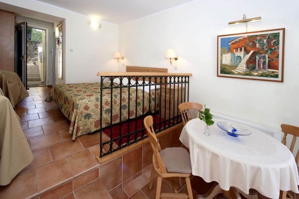 rooms-studio-park-view-terrace