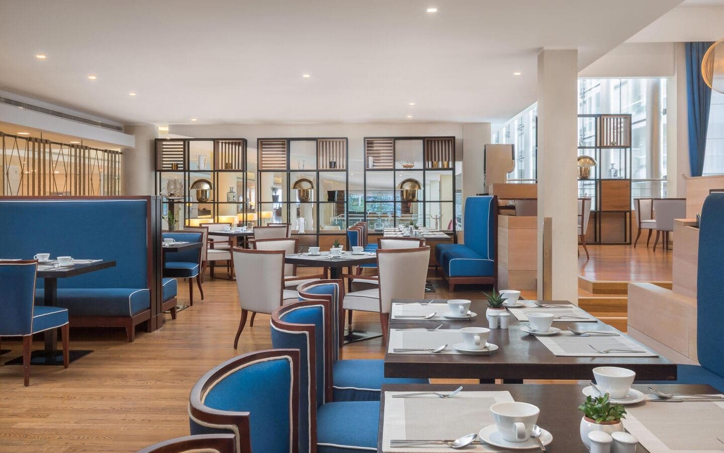 restaurants-restaurant
