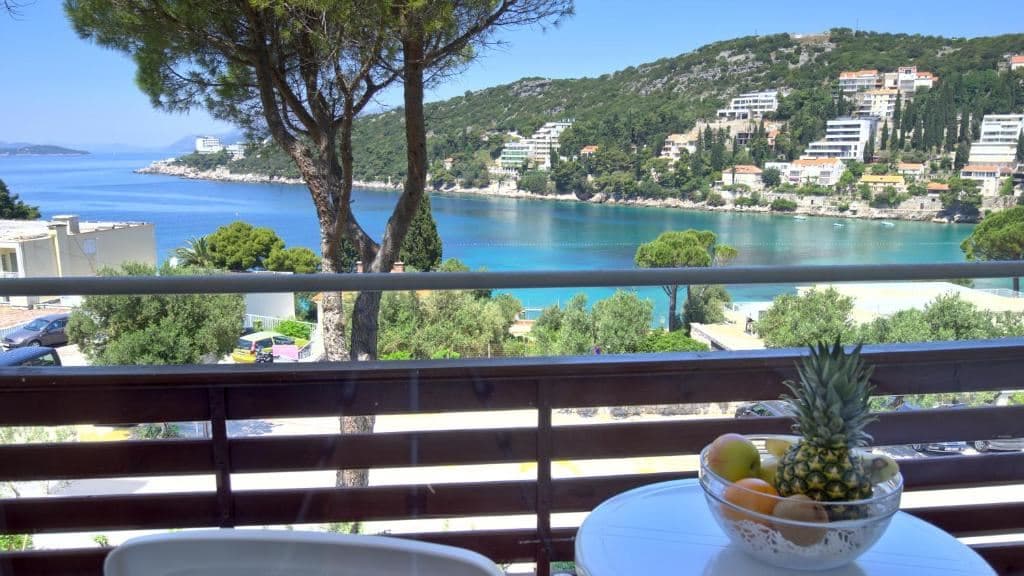 rooms-double-standard-room-seaview-balcony