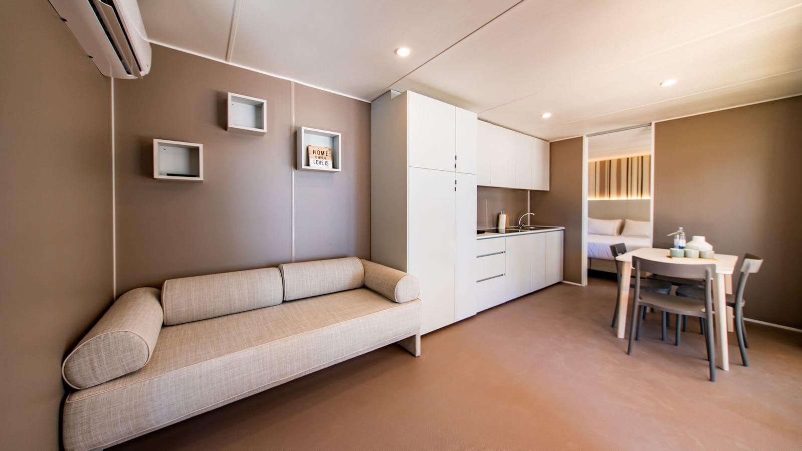 rooms-2-bedroom-beach-cottage-2-bathrooms