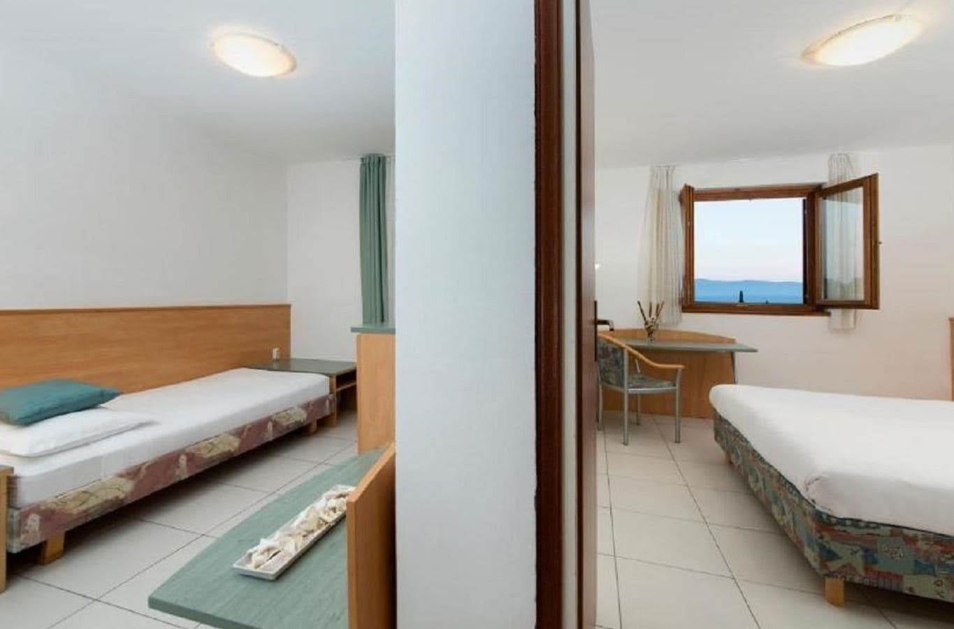rooms-familyroom-balcony-or-terrace