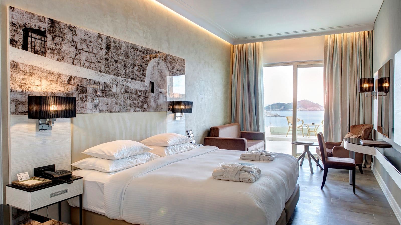 rooms-superior-room