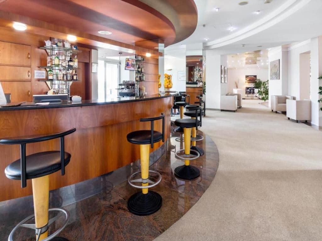 bars-lobby-bar