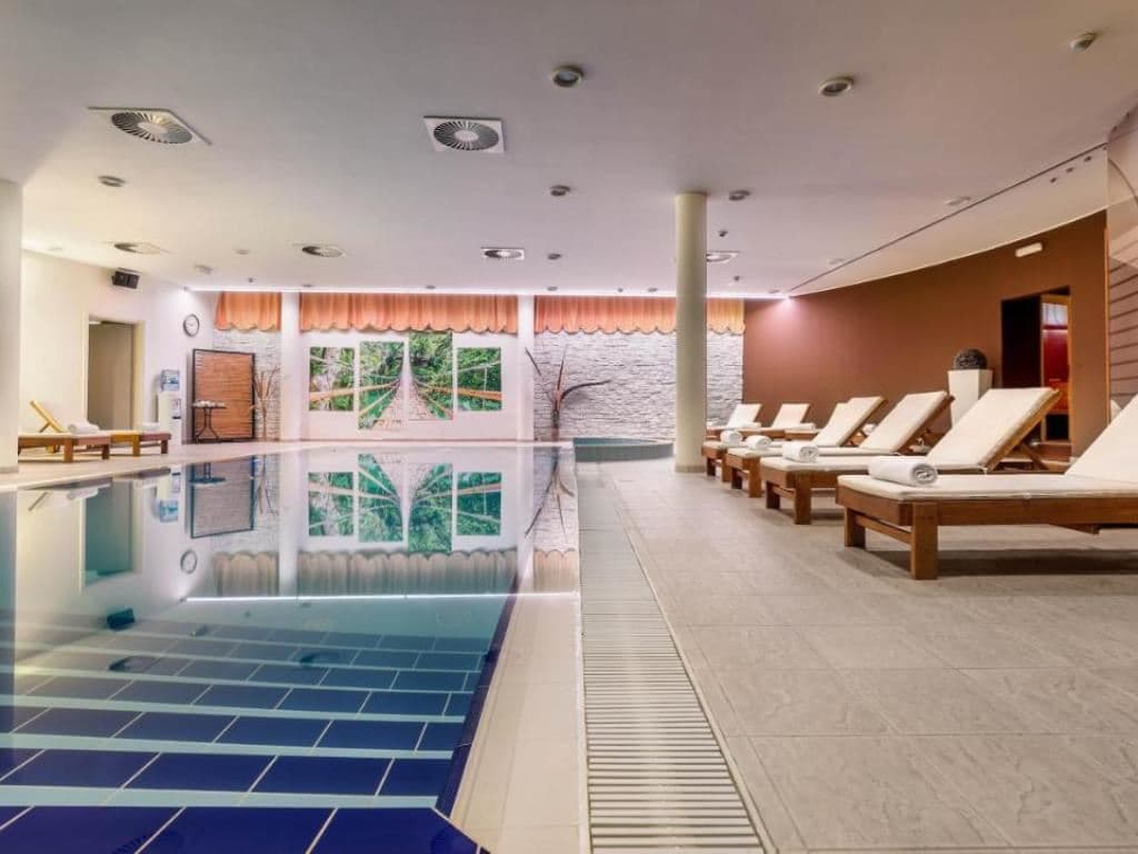 pools-indoor-pool