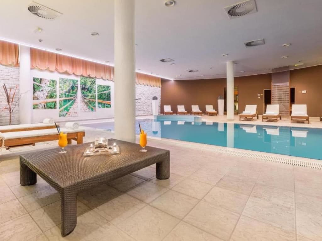 pools-indoor-pool