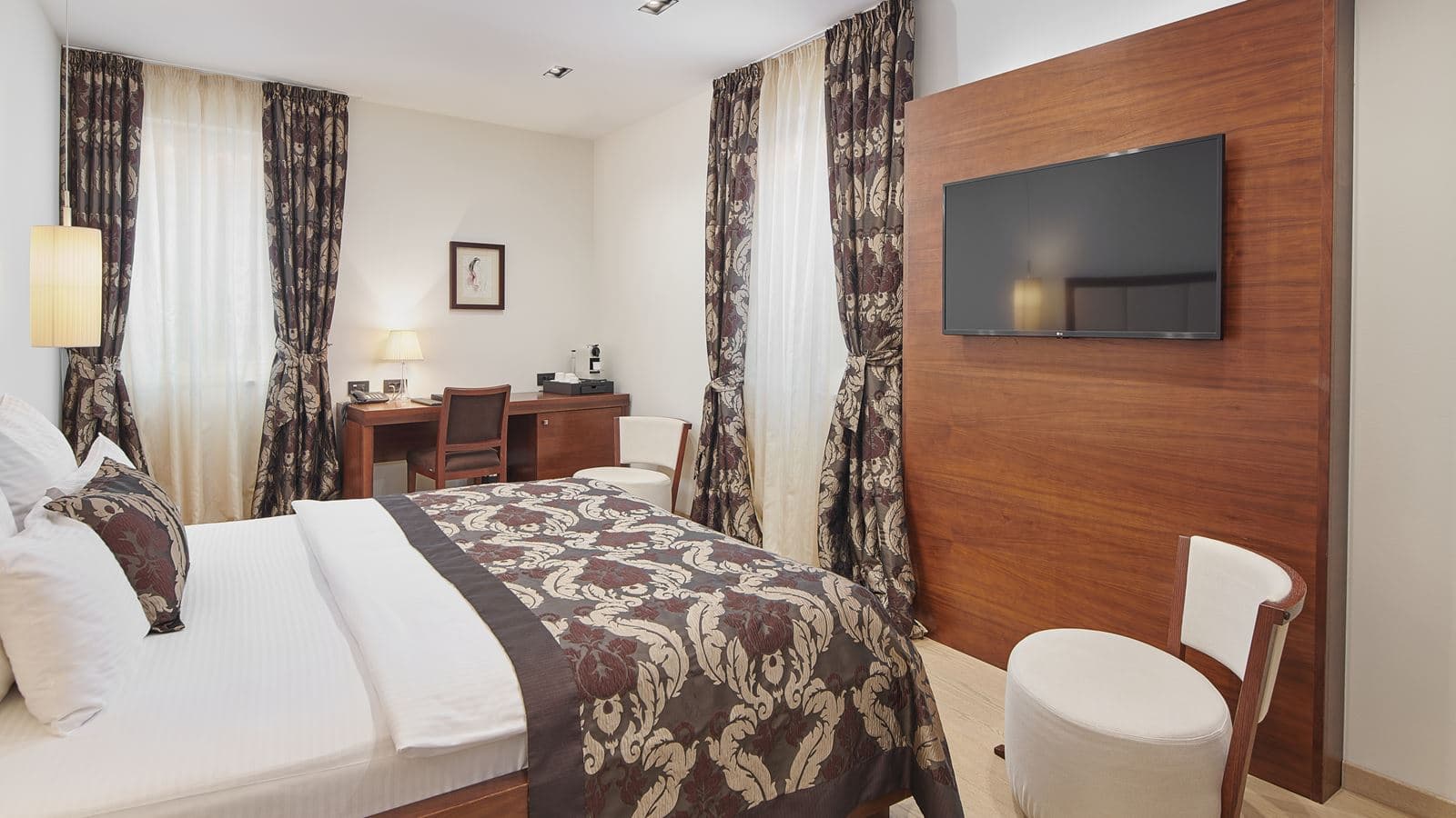 rooms-standard-room