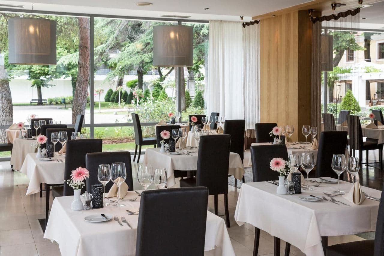 restaurants-magnolia-restaurant