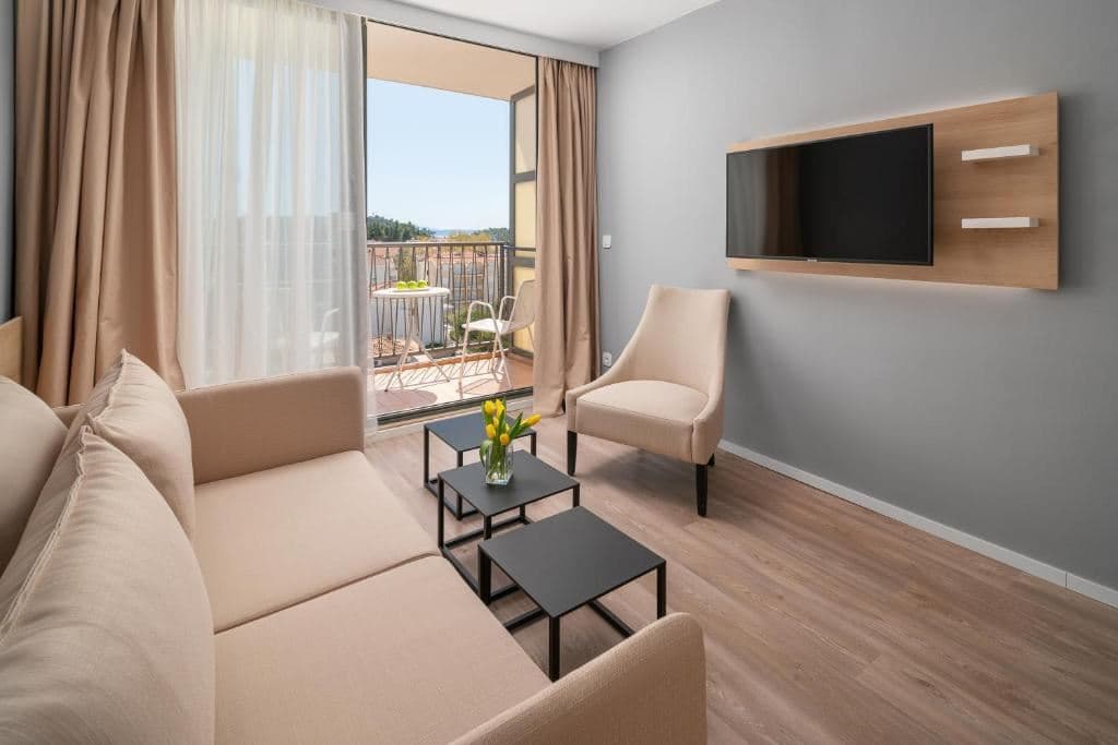 rooms-juniorsuite-seaside-balcony