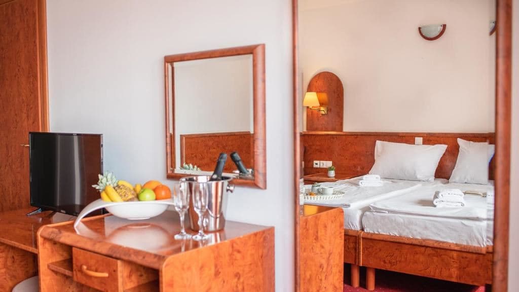 rooms-standard-room