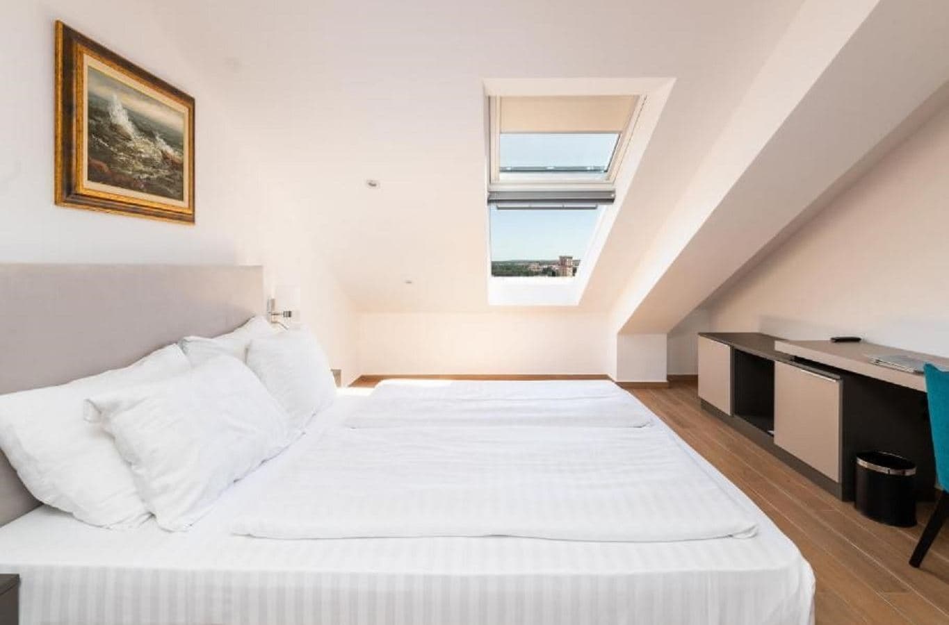 rooms-basic-room