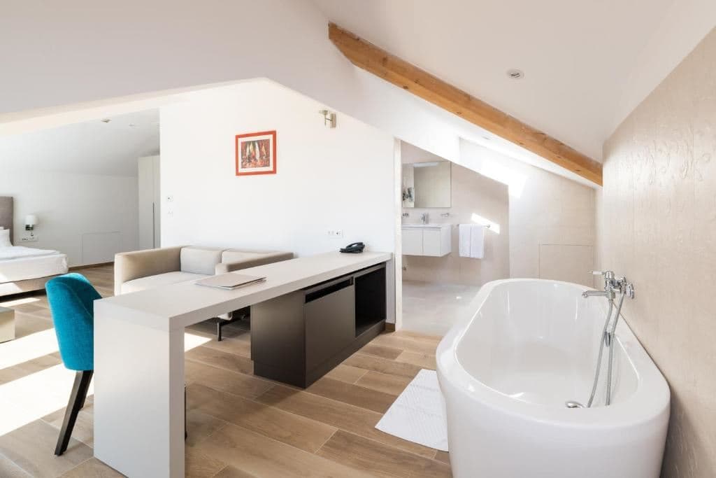 rooms-junior-suite