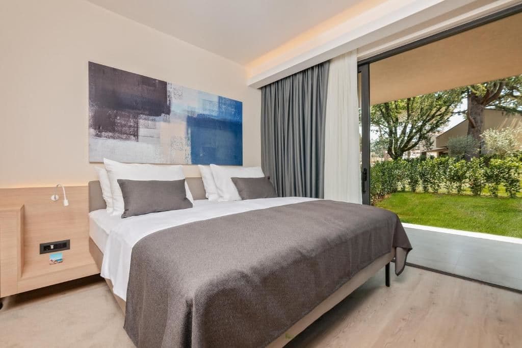 rooms-garden-building-suite-park-view-terrace