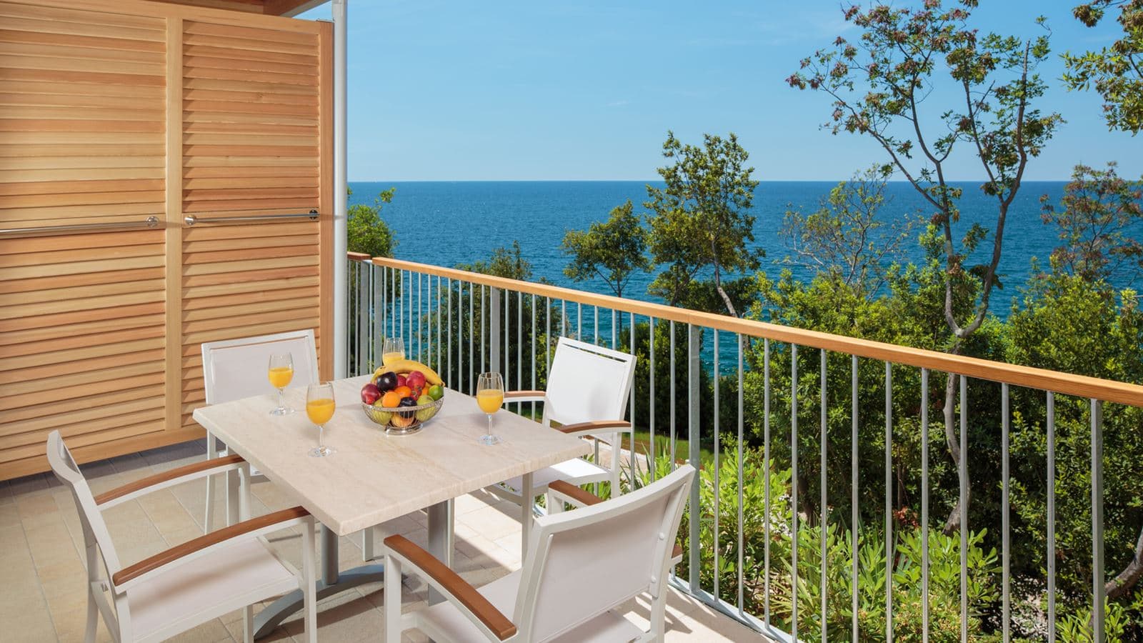 rooms-superior-villa-seaview-terrace
