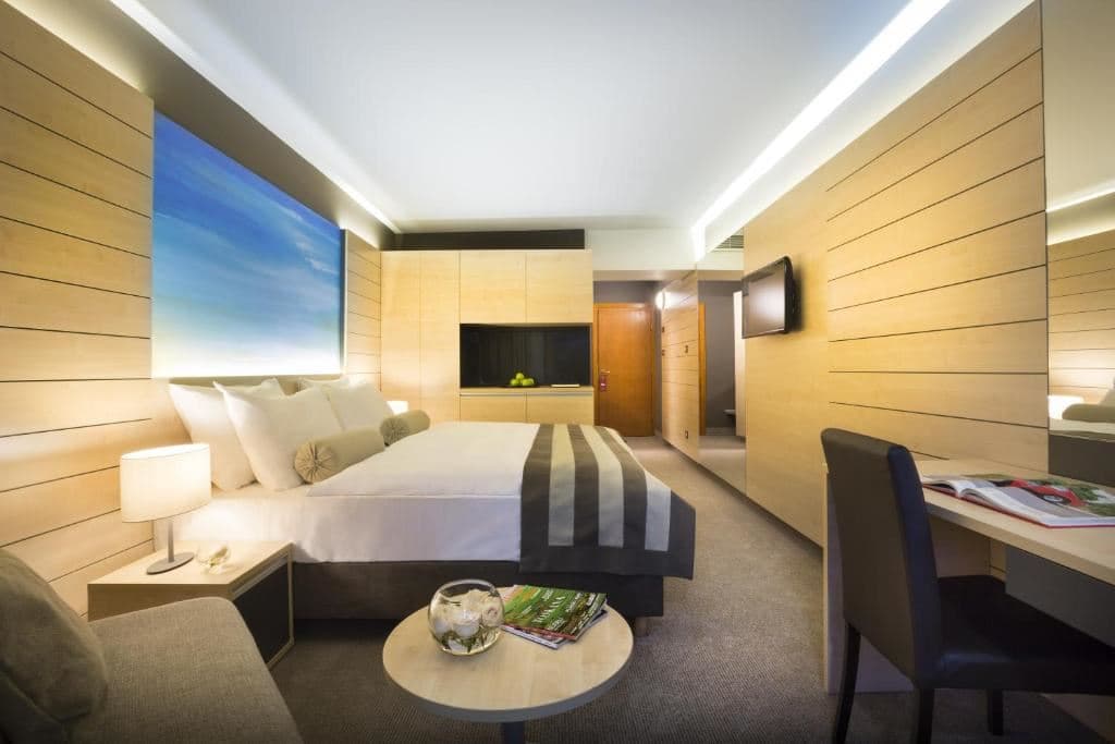 rooms-standard-room-balcony