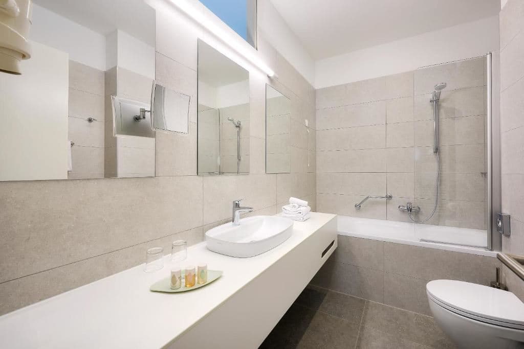 rooms-standard-room-balcony