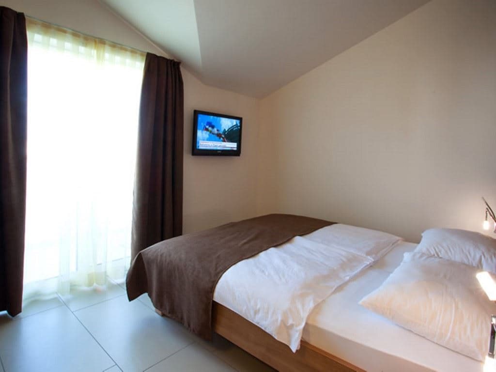 rooms-room-seaview-balcony