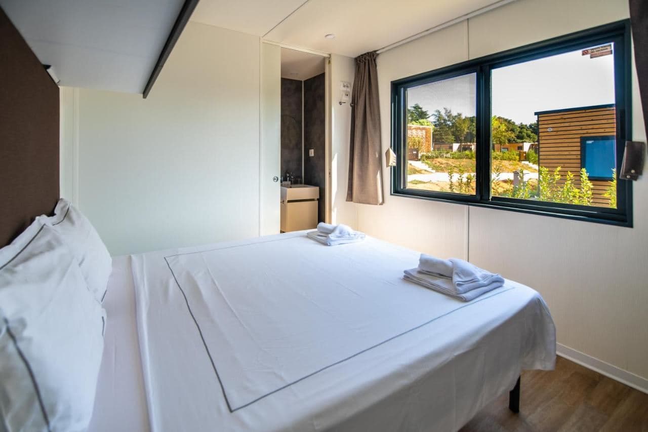 rooms-2-bedroom-beach-cottage-terrace