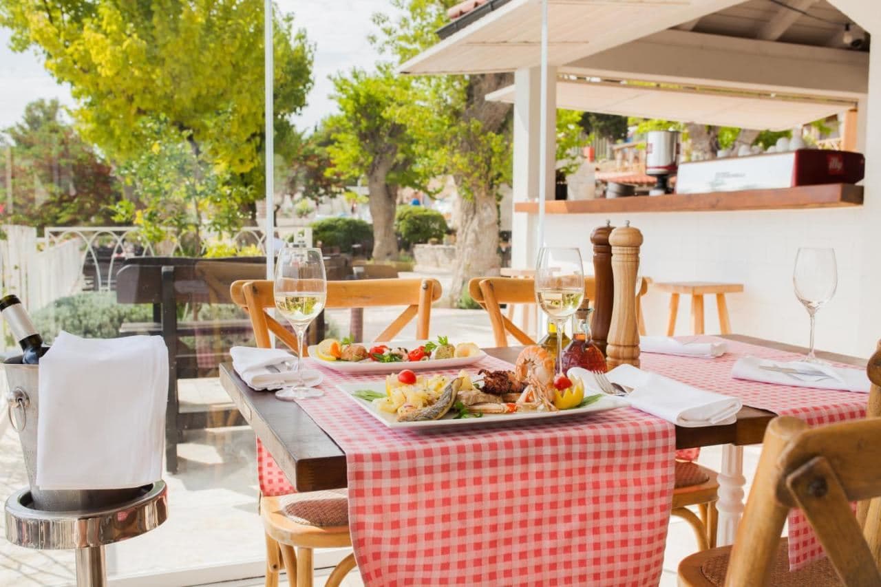 restaurants-restaurants