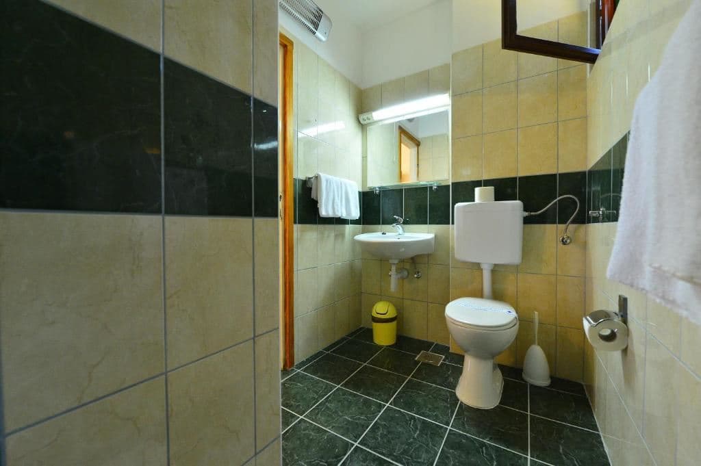 rooms-1-bedroom-apartment-terrace