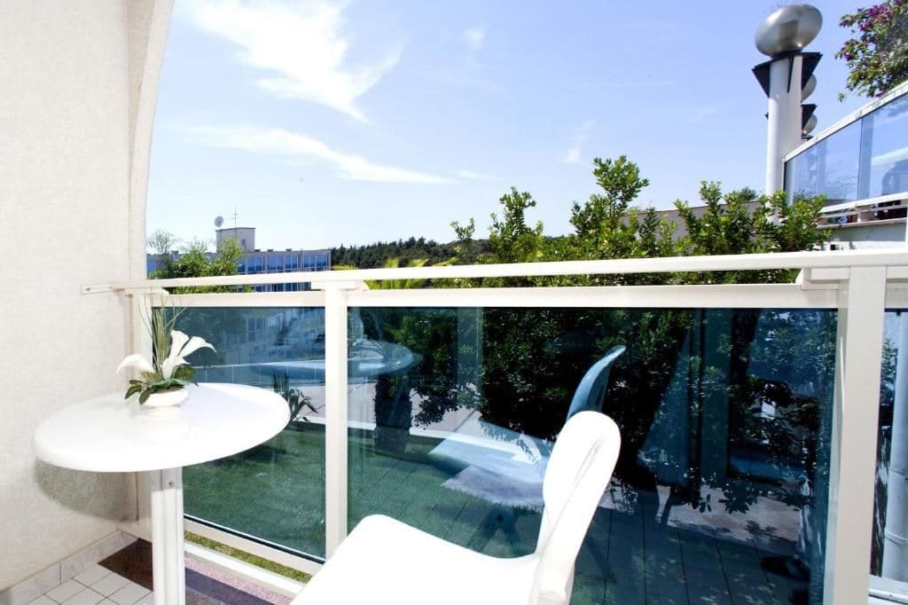 rooms-double-classic-room-seaside-balcony