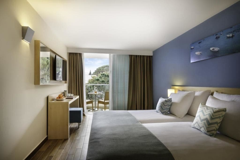 rooms-double-superior-room-balcony