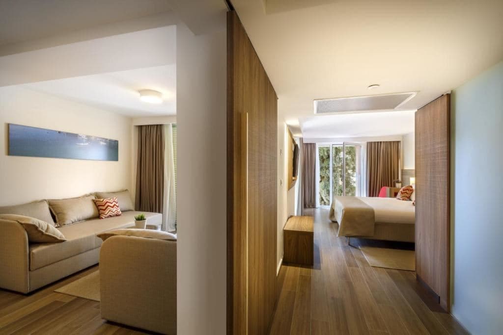 rooms-family-junior-suite-balcony