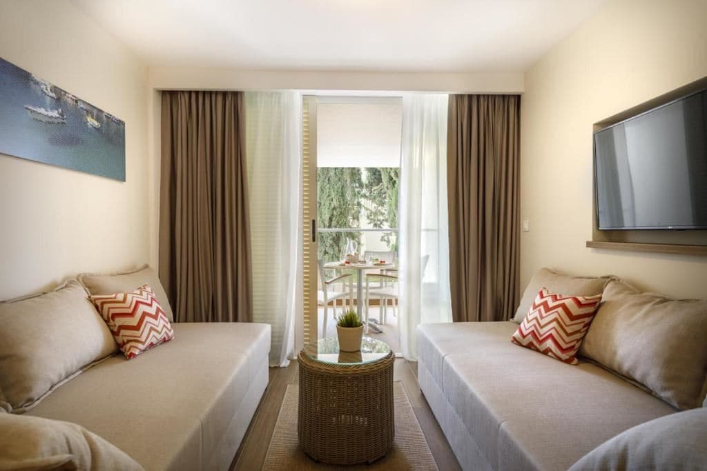 rooms-family-junior-suite-balcony