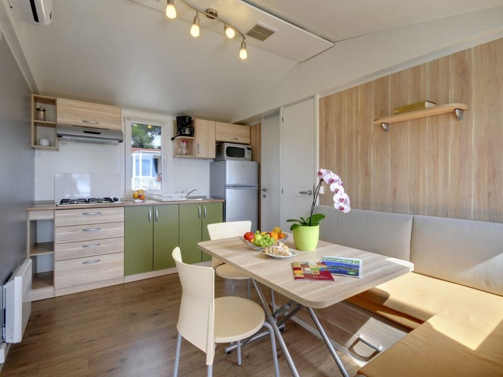 rooms-2-bedroom-superior-mobilehome-terrace