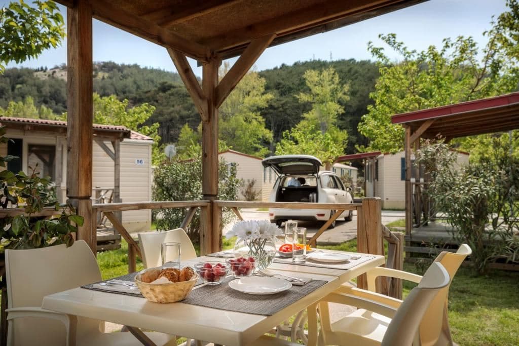 rooms-2-bedroom-superior-mobilehome-terrace