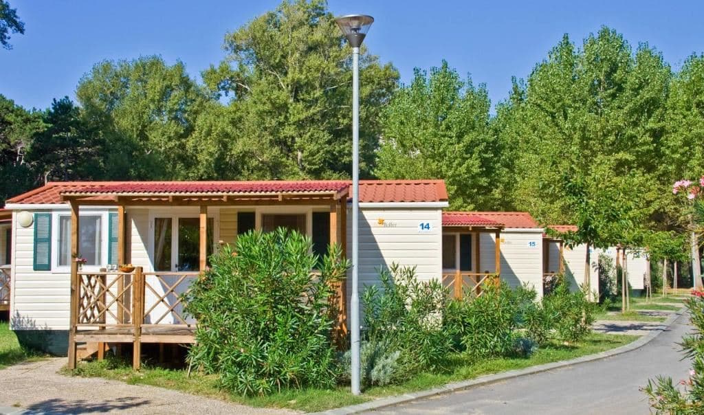 rooms-2-bedroom-superior-mobilehome-terrace