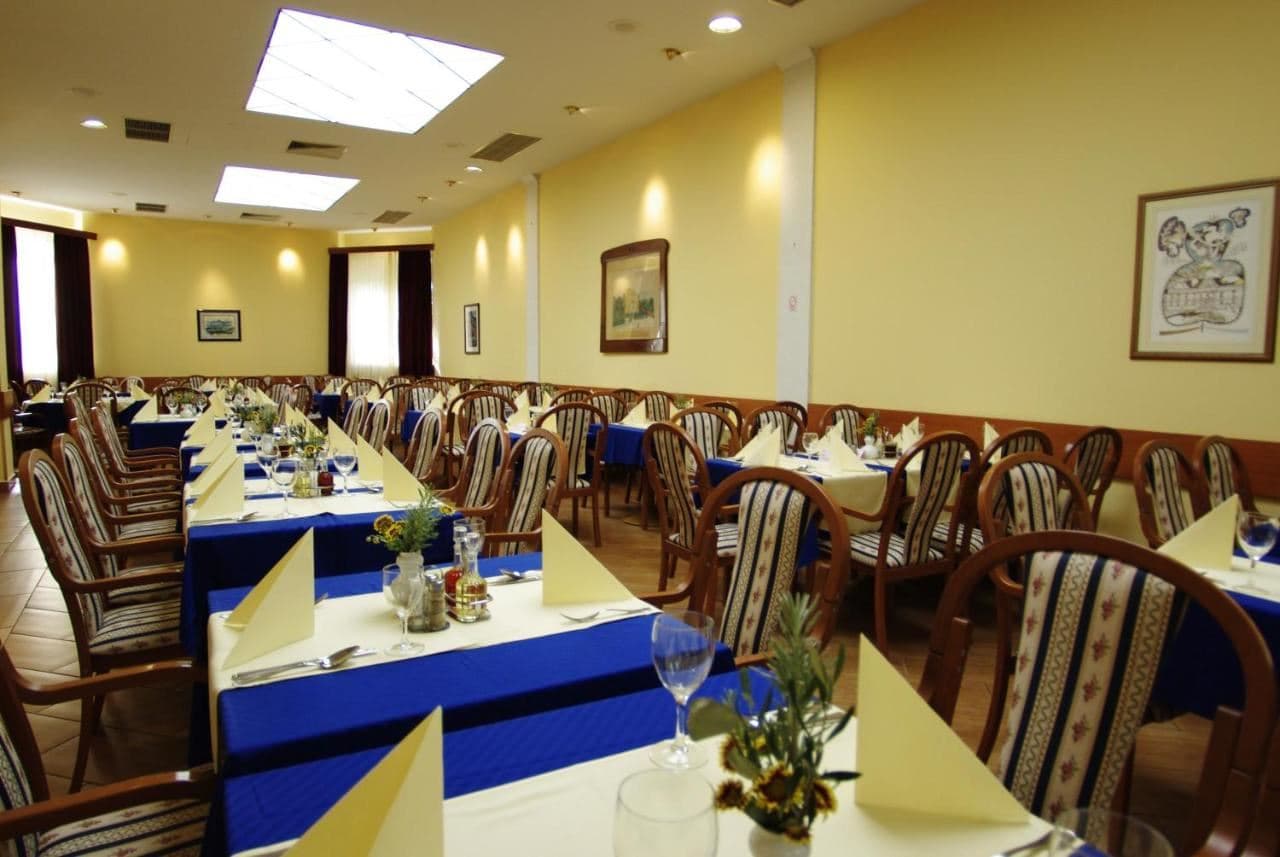 restaurants-restaurants