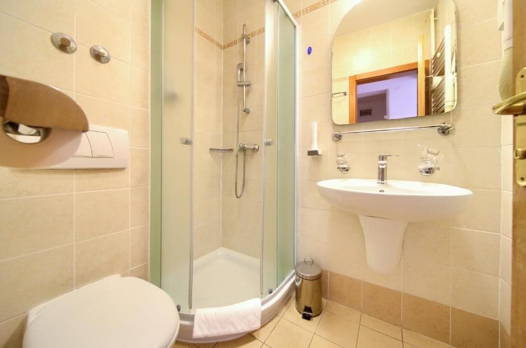 rooms-double-standard-room-park-view