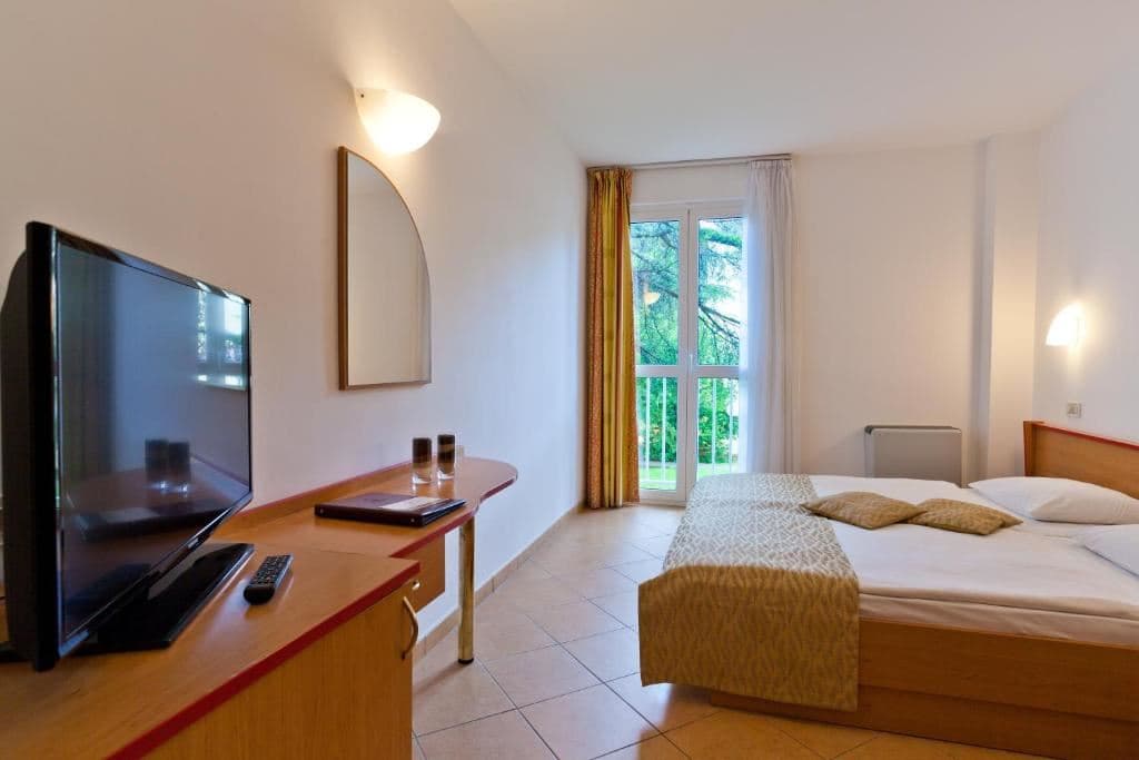 rooms-suite-balcony-or-terrace