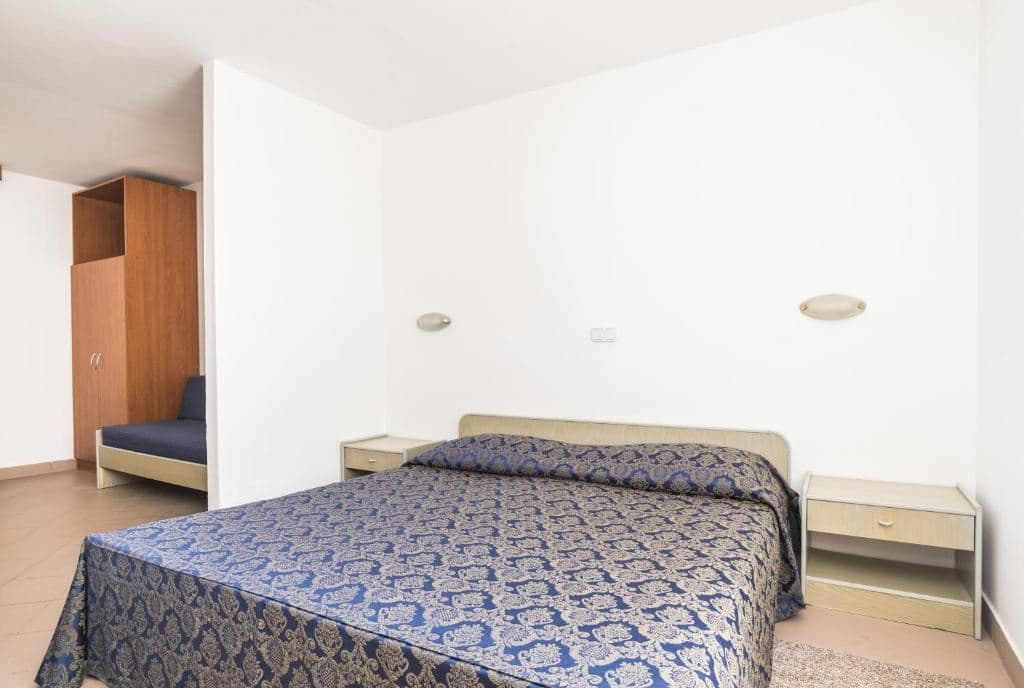 rooms-studio-park-view-balcony-economy
