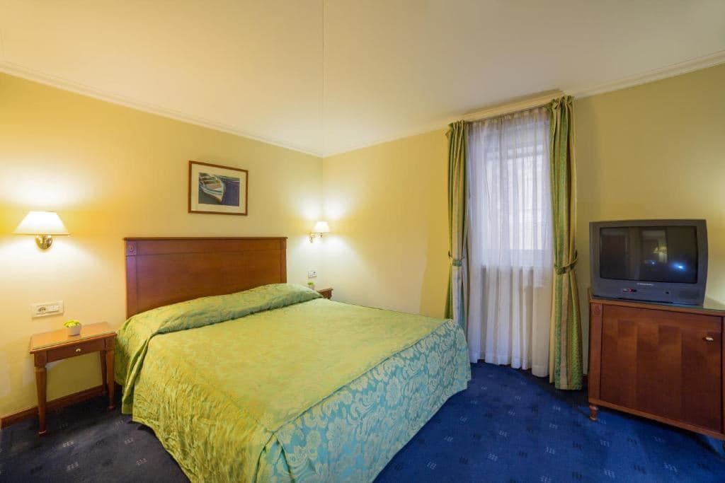 rooms-standard-room