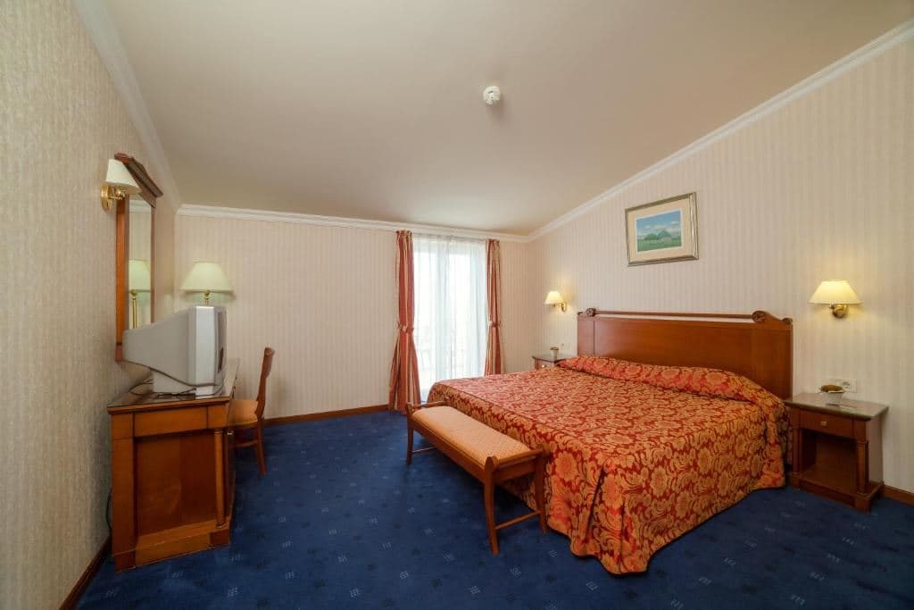 rooms-standard-room