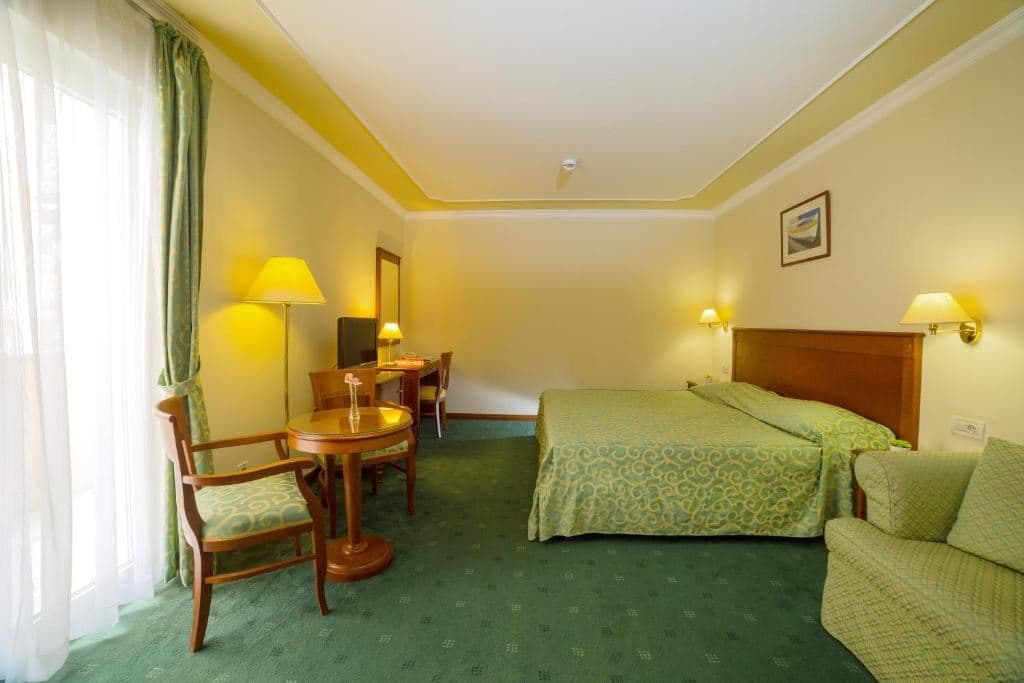 rooms-standard-room