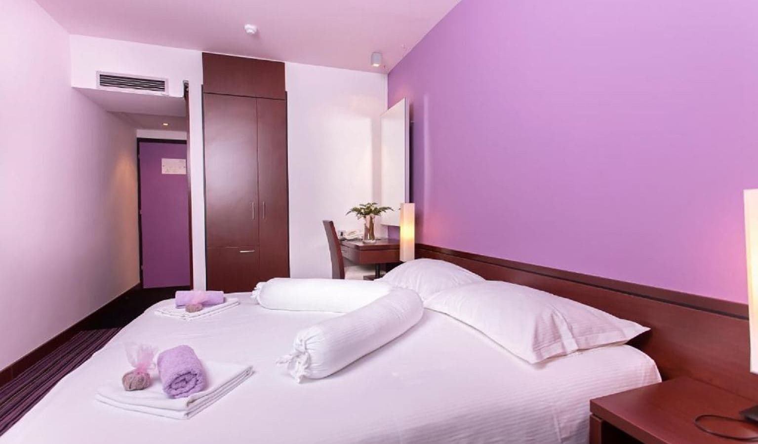 rooms-comfort-room