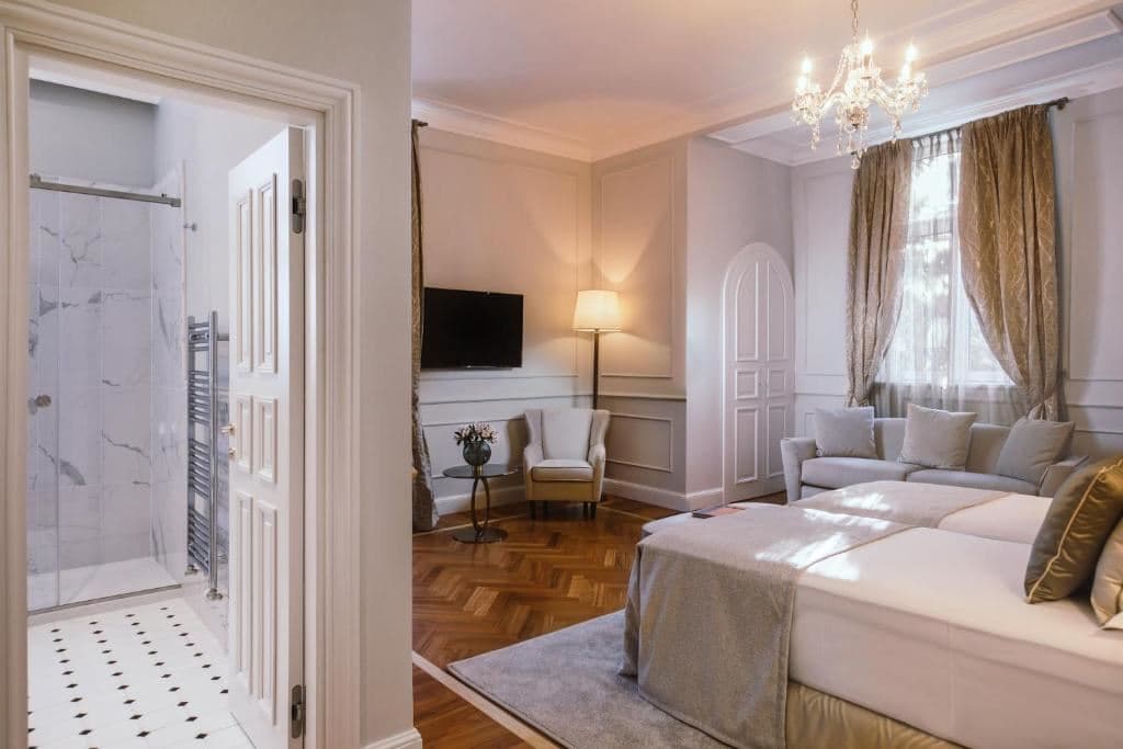 rooms-superior-room